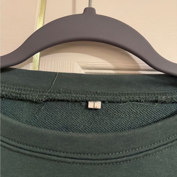 Holidays funny “real thick and sprucey” crew neck sweatshirt EUC - Picture 2 of 3